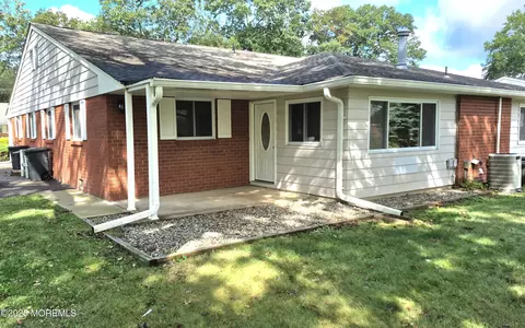 6 Dove St #D, Manchester, NJ 08759