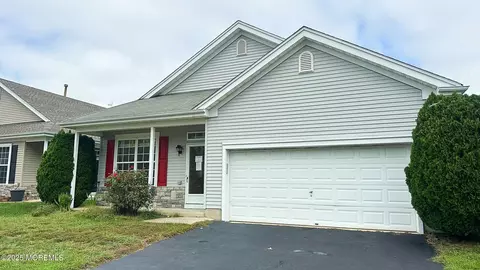 4 Quail Rd, Barnegat, NJ 08005