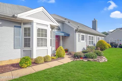88 Eleanor Rd, Manchester, NJ 08759