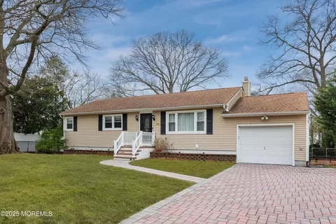 1904 Waverly St, Oakhurst, NJ 07755