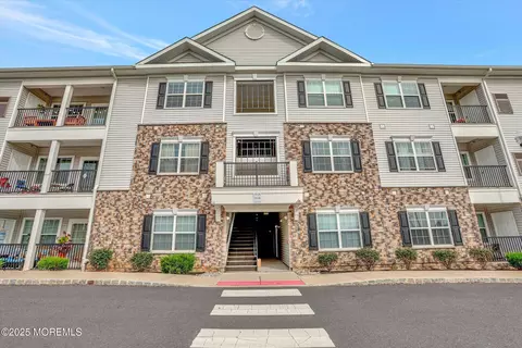 1111 Vanderbergh Blvd, Monroe, NJ 08831