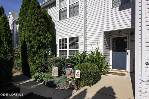 451 Deuce Dr, Wall, NJ 07719