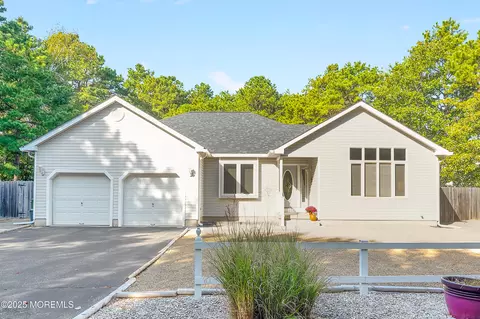 400 Schoolhouse Rd, Whiting, NJ 08759
