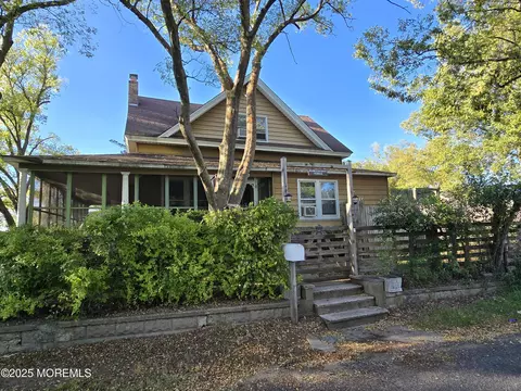 112 Creek Rd, Keansburg, NJ 07734