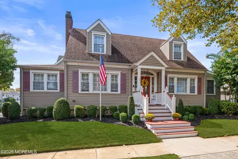 104 Stockton Ave, Ocean Grove, NJ 07756