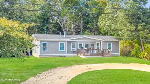 19 Plantation Dr, Little Egg Harbor, NJ 08087