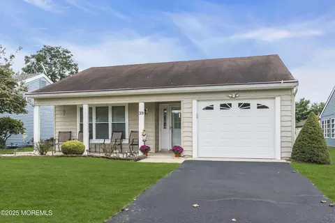 39 Dorset Rd, Manchester, NJ 08759