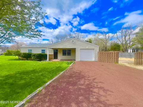 249 Center St, Little Egg Harbor, NJ 08087