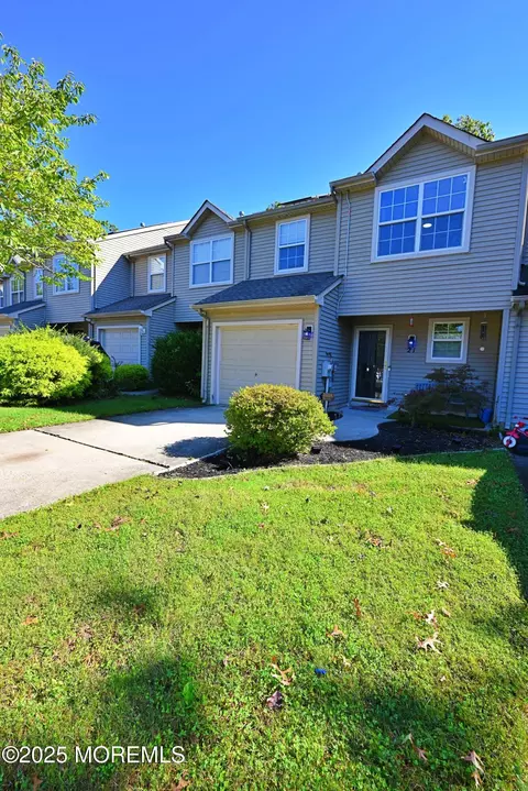 21 Schooner Ct, Little Egg Harbor, NJ 08087