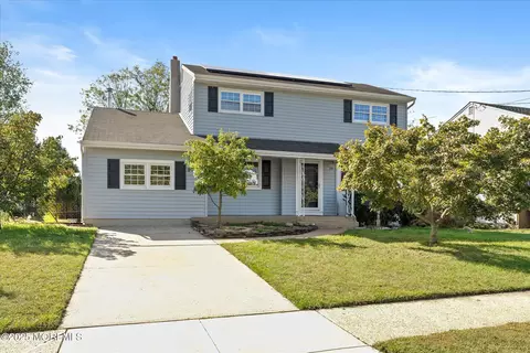 29 Walt Whitman Way, Hamilton Square, NJ 08690