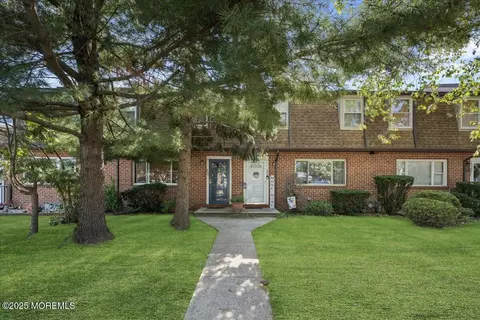 550 Labanna Ct, Brick, NJ 08724