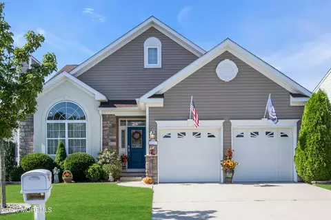 8 Ventnor Ct, Waretown, NJ 08758