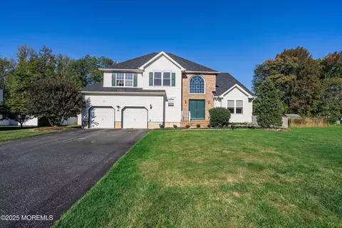 20 Georgia Rd, Freehold, NJ 07728