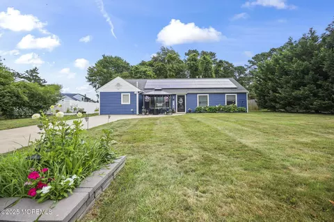 1035 Tralee Dr, Toms River, NJ 08753