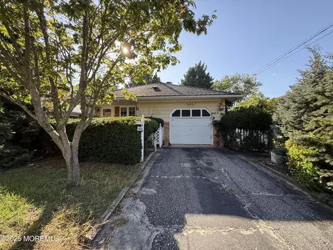 1853 Yorktowne Blvd, Toms River, NJ 08753