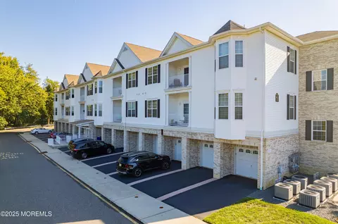 115 Canterbury Ln, Morganville, NJ 07751