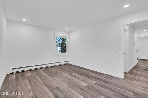 Living - 17 Leighton Ct, Berkeley, NJ 08721 photo 5 of 5