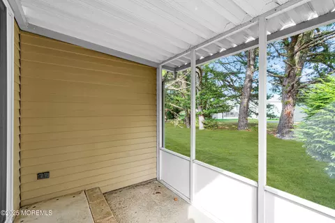 Exterior - 17 Leighton Ct, Berkeley, NJ 08721 photo 5 of 6