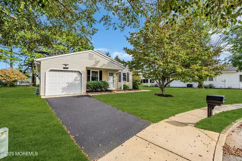 Exterior - 17 Leighton Ct, Berkeley, NJ 08721 photo 3 of 6