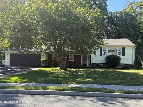 908 Darlene Ave, Ocean, NJ 07712
