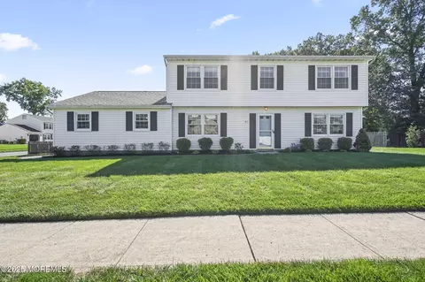 51 Angela Cir, Hazlet, NJ 07730