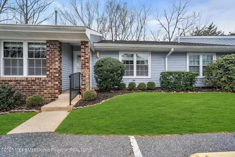 80 Boxwood Ter, Red Bank, NJ 07701