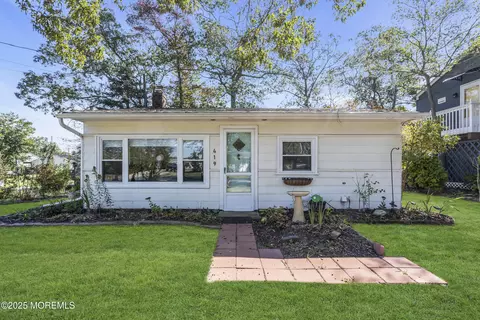 419 Beach Blvd, Forked River, NJ 08731