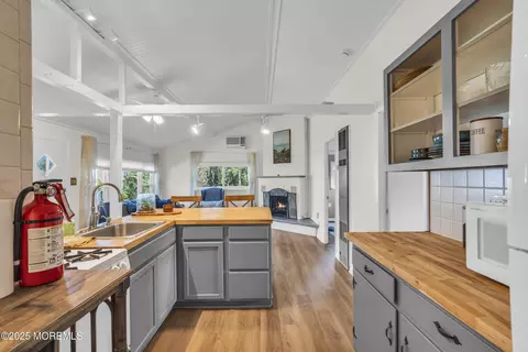 Kitchen - 419 Beach Blvd, Forked River, NJ 08731 photo 5 of 5