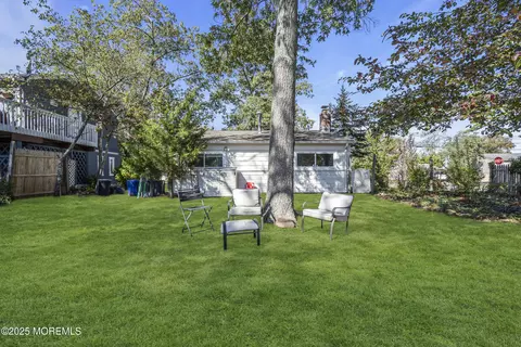 Exterior - 419 Beach Blvd, Forked River, NJ 08731 photo 4 of 7