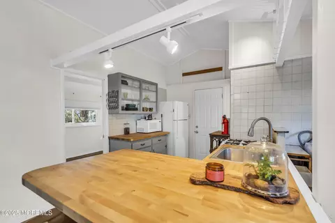 Kitchen - 419 Beach Blvd, Forked River, NJ 08731 photo 1 of 5