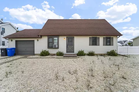 104 Southard Dr, Manahawkin, NJ 08050