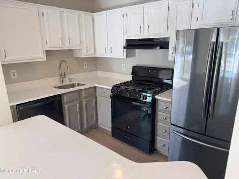 157 Pinetree Ct, Howell, NJ 07731