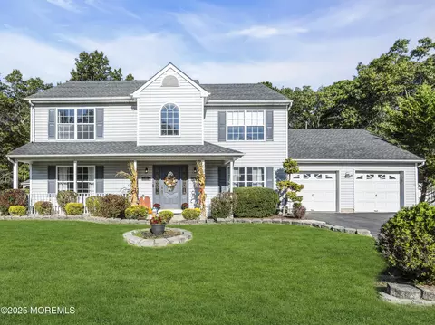 66 Bryce Canyon Rd, Howell, NJ 07728