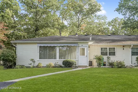 8 C Connie Ln, Jackson, NJ 08527