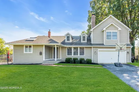 31 Rosalie Ave, Lincroft, NJ 07738