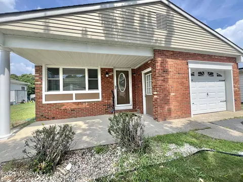 132 Freeport Blvd, Toms River, NJ 08757