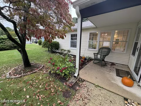 692 Friar Ct # B, Manchester, NJ 08759