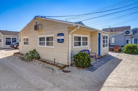 109 W Sandpiper Way, Lavallette, NJ 08735
