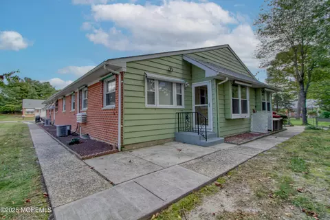 24 Independence Pkwy #C, Whiting, NJ 08759