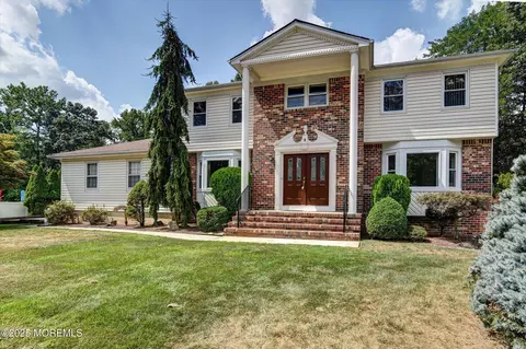 9 Adams St, Morganville, NJ 07751