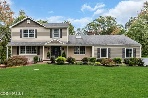 159 Sweetmans Ln, Manalapan, NJ 07726