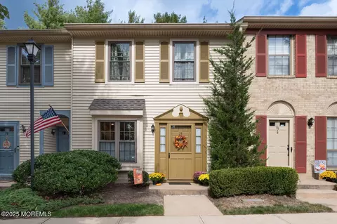 75 Bradford Ct, Aberdeen, NJ 07747