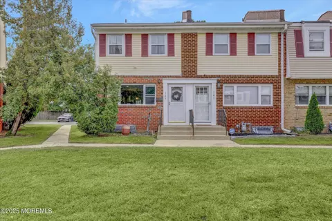 163 Primrose Ln, Brick, NJ 08724