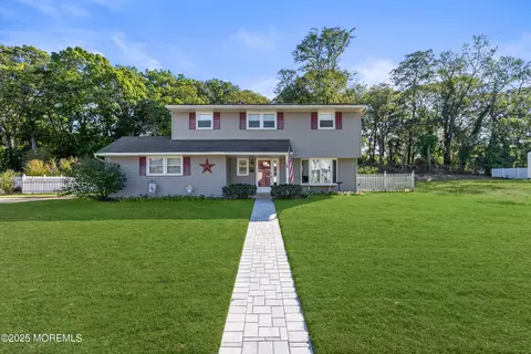 23 Barbara Ln, Oakhurst, NJ 07755