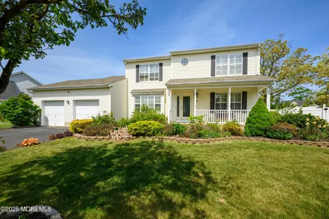 1663 Copperfield Ln, Toms River, NJ 08755