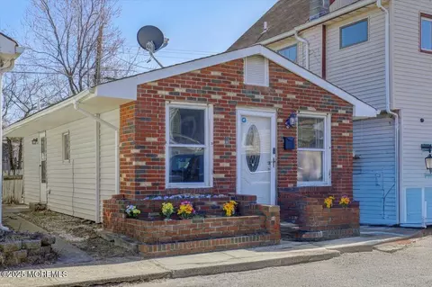 11 Waterview Pl, Keansburg, NJ 07734