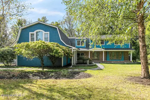 6 Willow Rd, Holmdel, NJ 07733