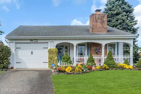 71 Mansfield Ave, Manchester, NJ 08759