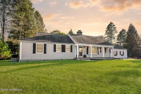 4 Cherry Hill Rd, Holmdel, NJ 07733