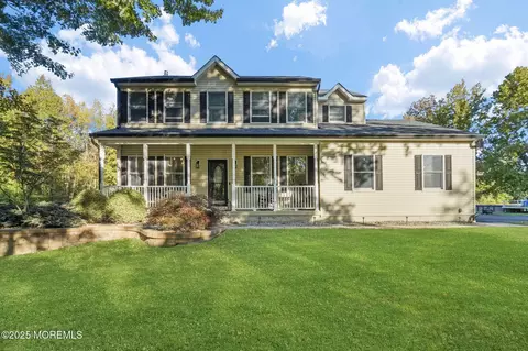 9 Woodfield Ln, Allentown, NJ 08501